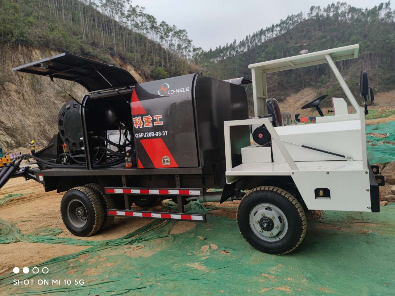 混凝土泵 濕噴臺車 青科重工 混凝土泵 濕噴臺車 青科重工